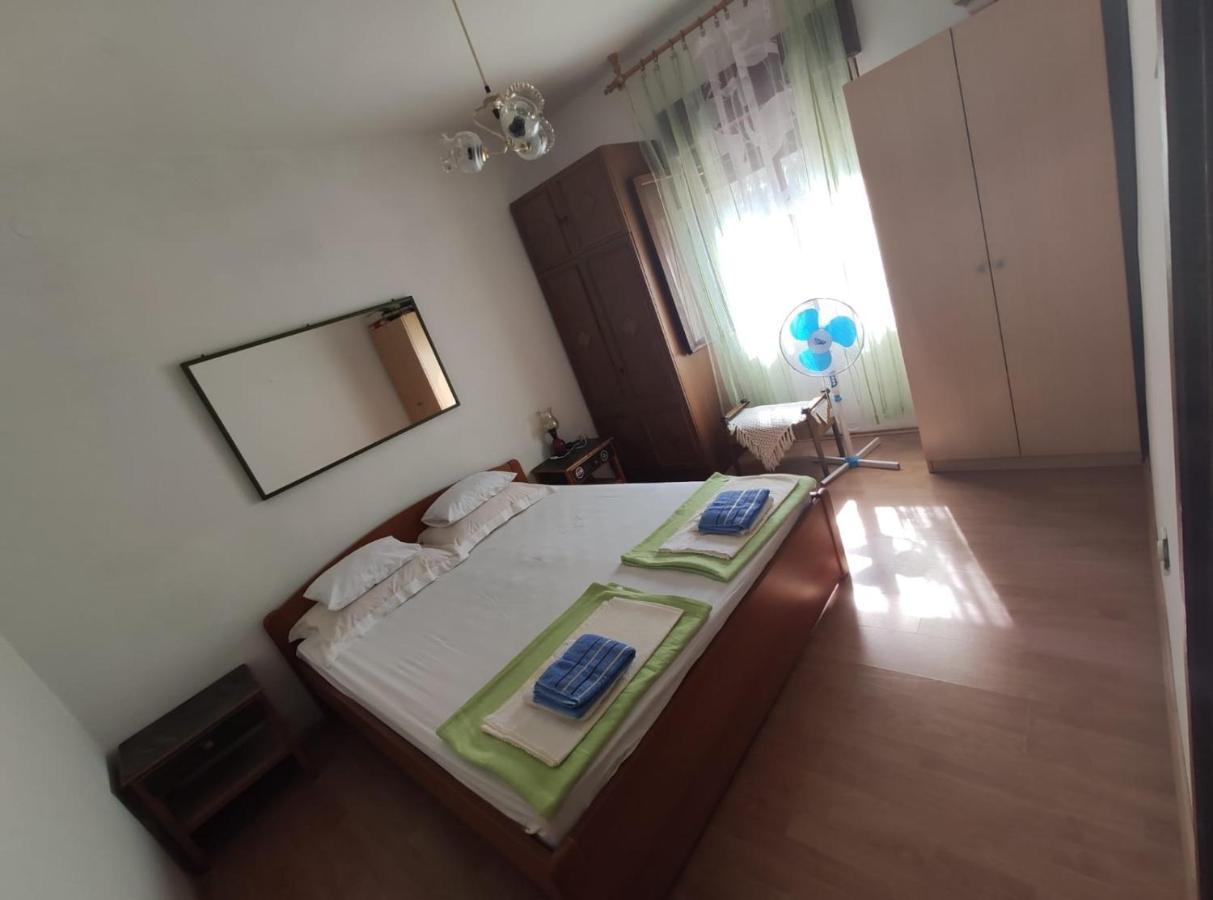 Family Apartment Near Beach Biograd Na Moru Exterior photo